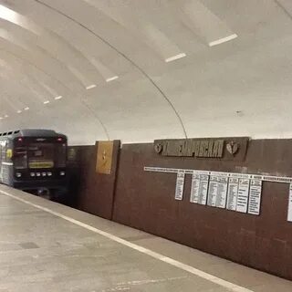Станция метро кантемировская