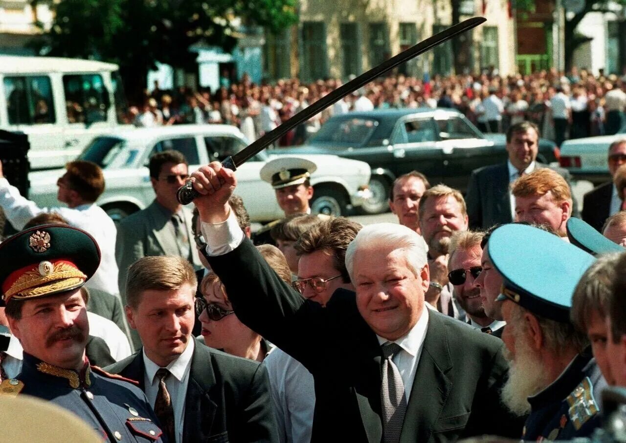 Наська. Москва 1996. Горбачев в ленинграде 1985. 10 июня 1996. 10 июня 1996.