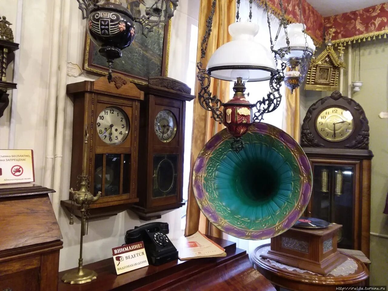 What time the museums open