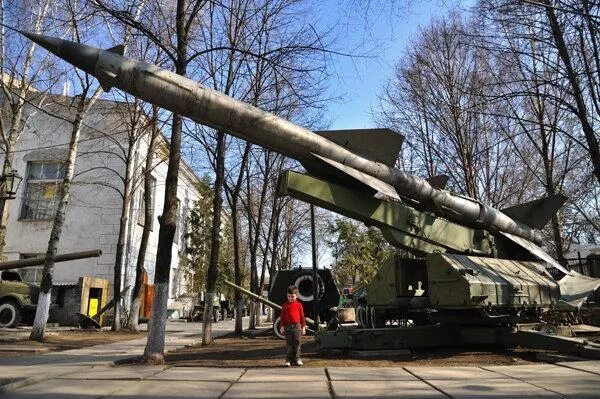 Молдова бронетехника. Войска нато в молдове. Техника кишинев. Техника кишинев. Кишиневский музей военно-исторический.