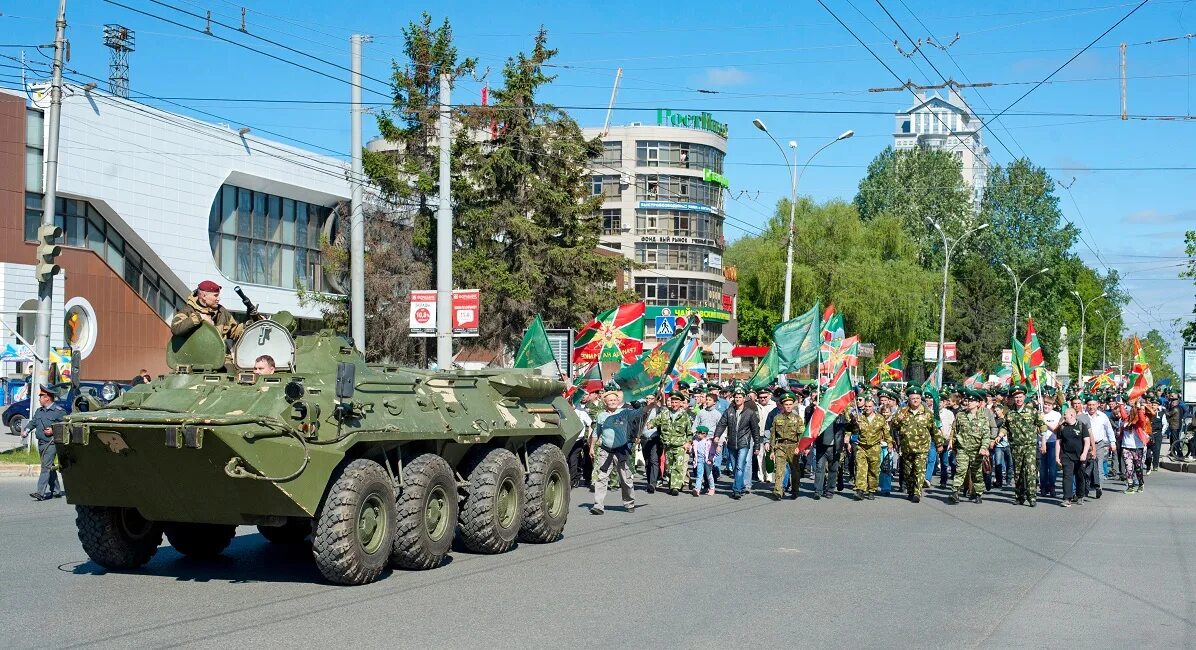 28 мая есть праздник. Пермь 28 мая шествие пограничников. День пограничника Пермь. Пограничники на параде. День пограничника в Перми 2021 год.