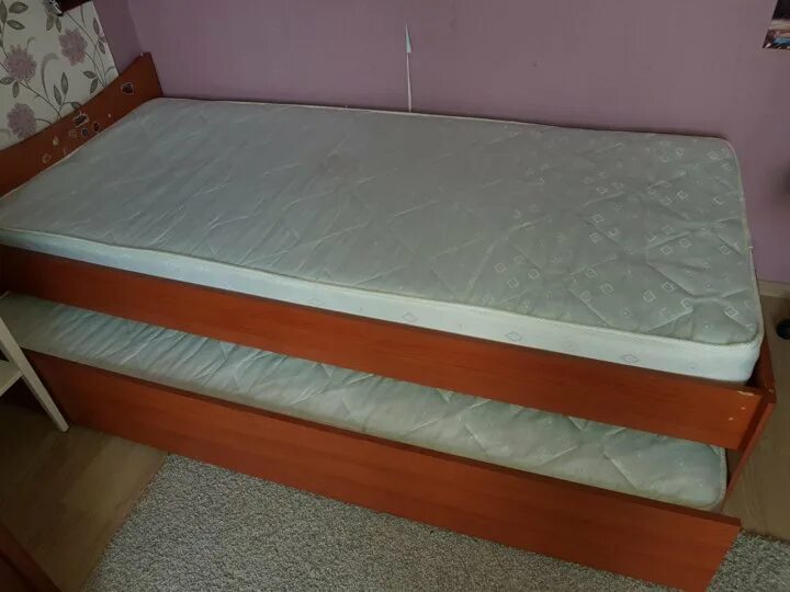 Кровать полуторка авито. Кровать полуторка с бортиками. Диван кровать полуторка. Кровать полуторка Старая. Б/У .кровать полуторка.