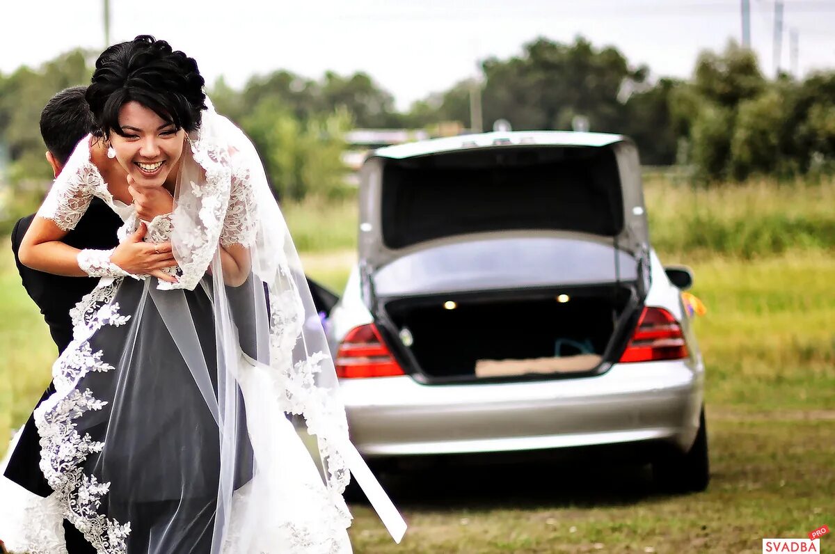невеста спойлер. самое длинное свадебное платье в мире. спойлер на машине. фотосет сбежавшая невеста. невеста спойлер.
