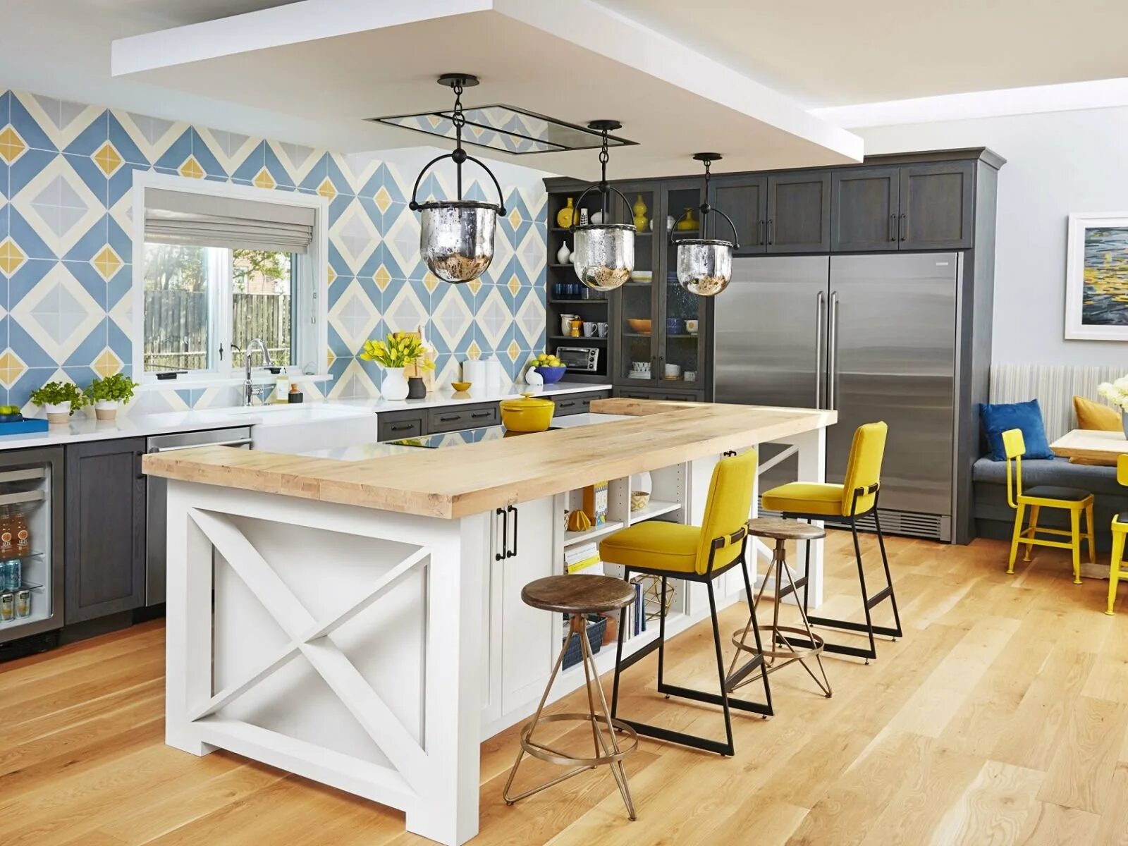 Модные современные кухни. Kitchen wallpaper. Красивые кухни. Обои для деревянной кухни. Дизайнерские кухни.