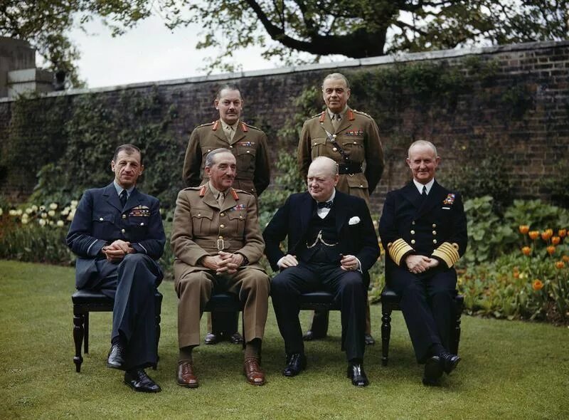 Тейлор войне. Уинстон Черчилль 1945. Черчилль и Король Англии. Даунинг-стрит 10 и Уинстон Черчилль.