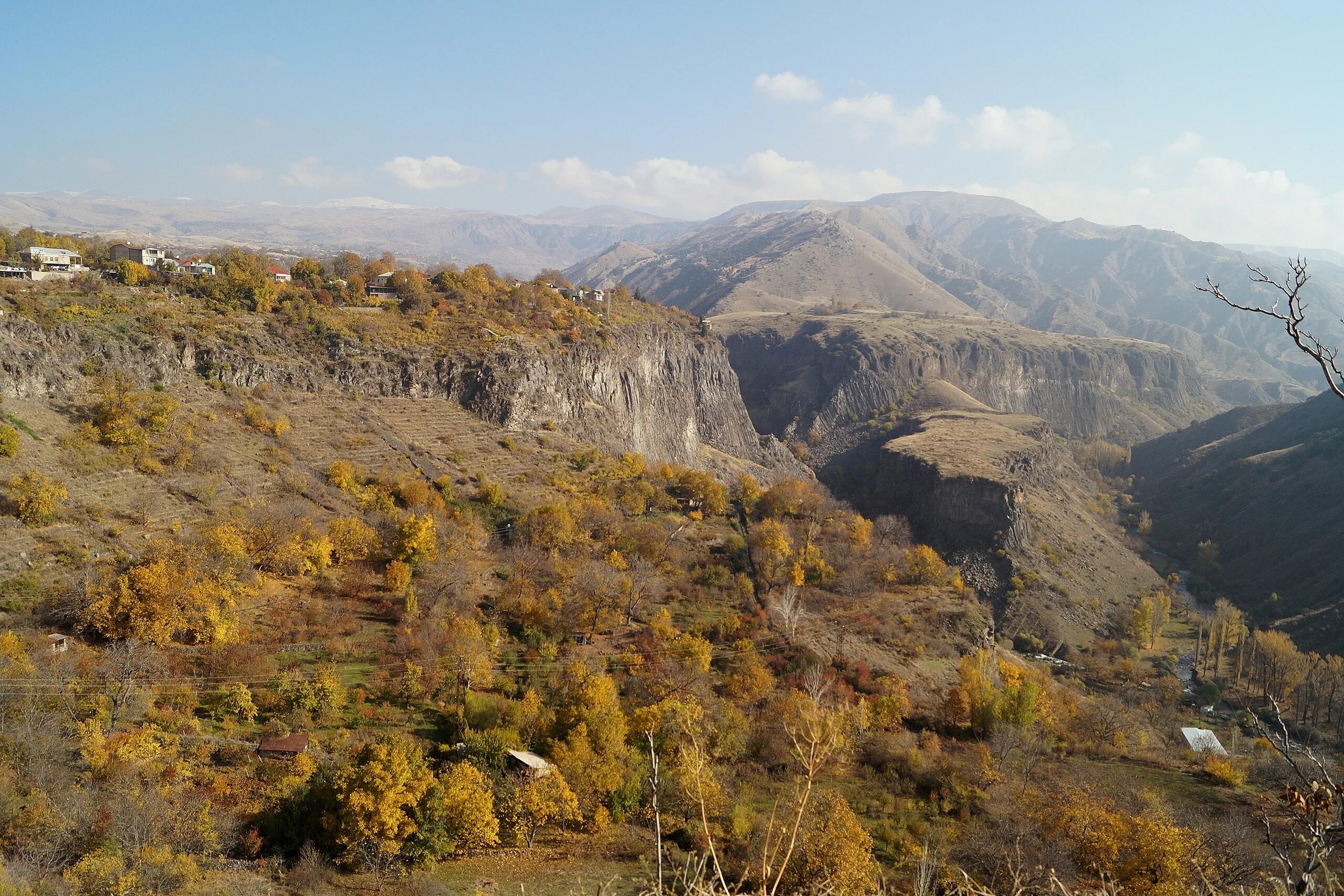 Армения осенью. Осень в Армении. Симфония камней Армения. Осень в Армении фото.