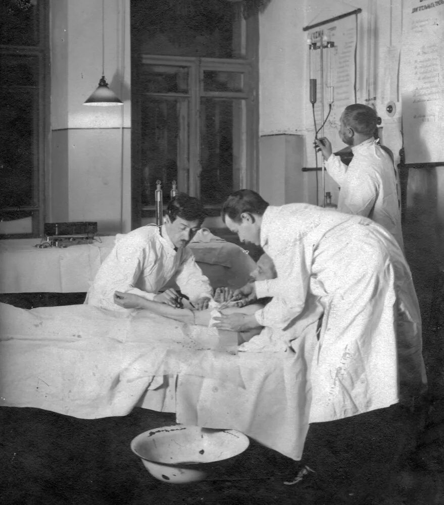 Психиатрические клиники нью йорка. Психиатрическая лечебница 20 век. Психиатрическая больница в англии 19 век. Детская психиатрическая больница самара 2022. Психиатрическая больница 20 века.