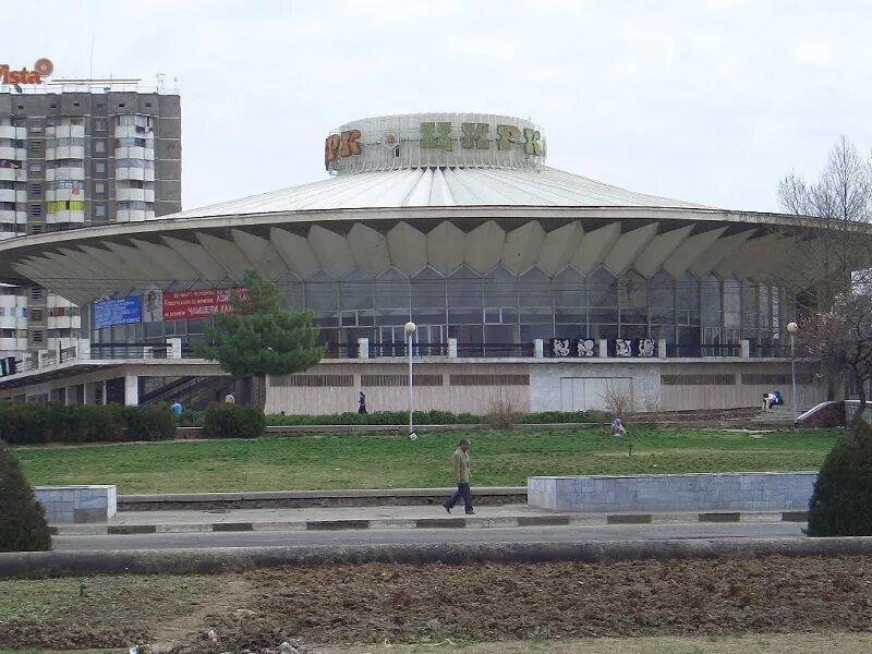 Душанбе город цирк. Цирк душанбе 2021. Цирк таджикистан душанбе. Здание цирка в душанбе. Цирк душанбе.