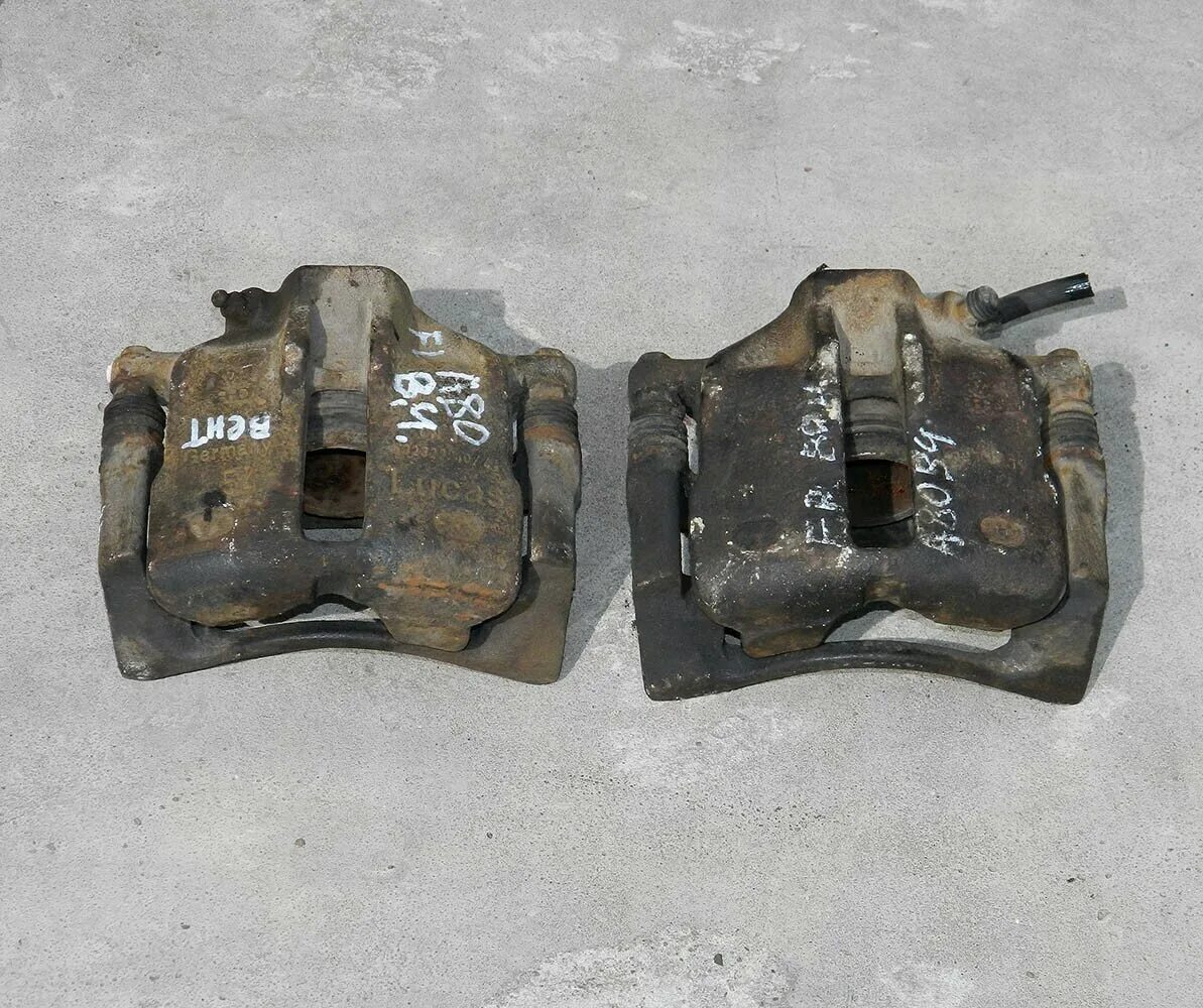 Ауди 80 б4 задний левый суппорта. Суппорт ауди 80 б3 передний. Задний суппорт ауди 80 б4. Суппорт ауди 80 б4. Суппорт ауди 80 б3 передний.