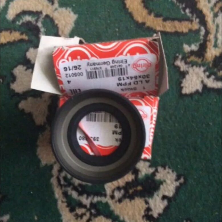 Сальник датчика распредвала вольво 850. Сальник трамблера вольво 850. 5 турбо. Сальник распредвала вольво 940 2. Volvo xc90 2.