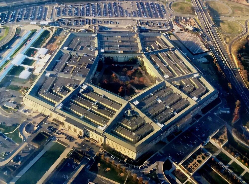 Пентагон это. Министерство обороны США здание. Здание военного ведомства США Пентагон. Пентагон (штат Виргиния). Пентагона - здания Министерства обороны США.