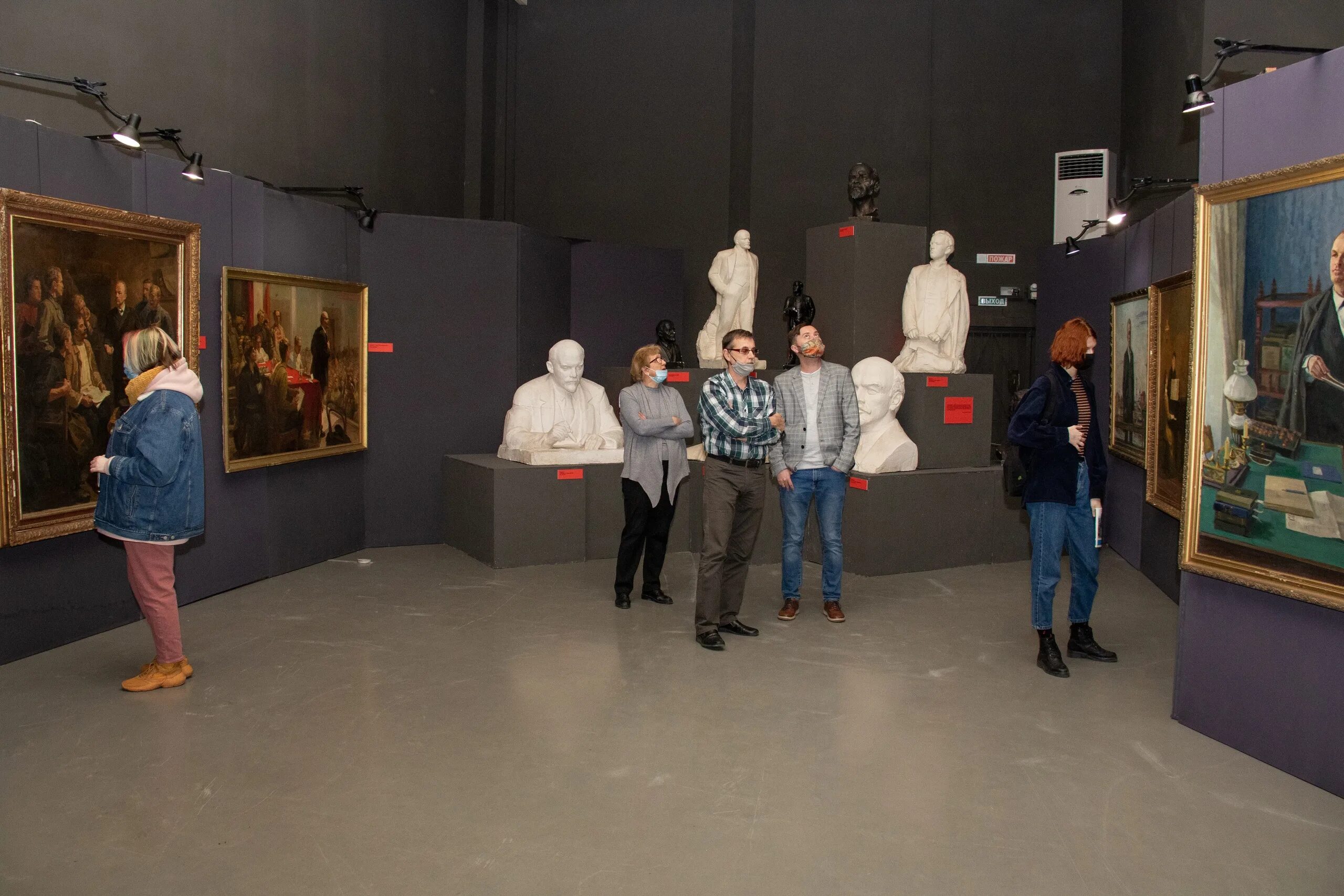 образ ленина. фотовыставка ленина нижневартовск. география ленина выставка. выставка ленин. выставка ленин.