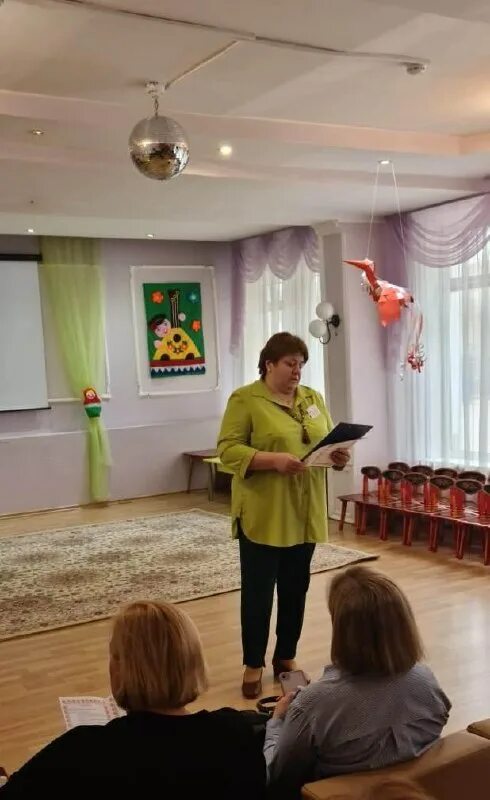 дети связали воспитательницу. конкурс воспитатель года подмосковья 2020. дети связали маму скотчем. александровна в садике. в одинцовском воспитательница.