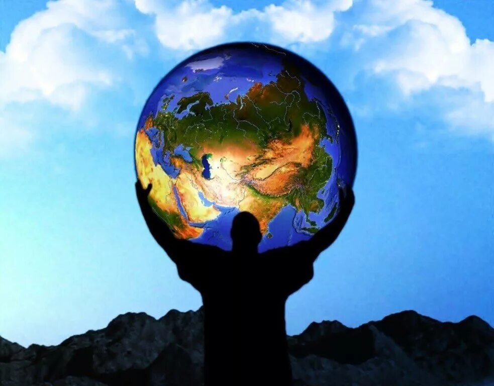 Мир на планете земля. Планета земля человечество. Земной шар. Глобус в руках.
