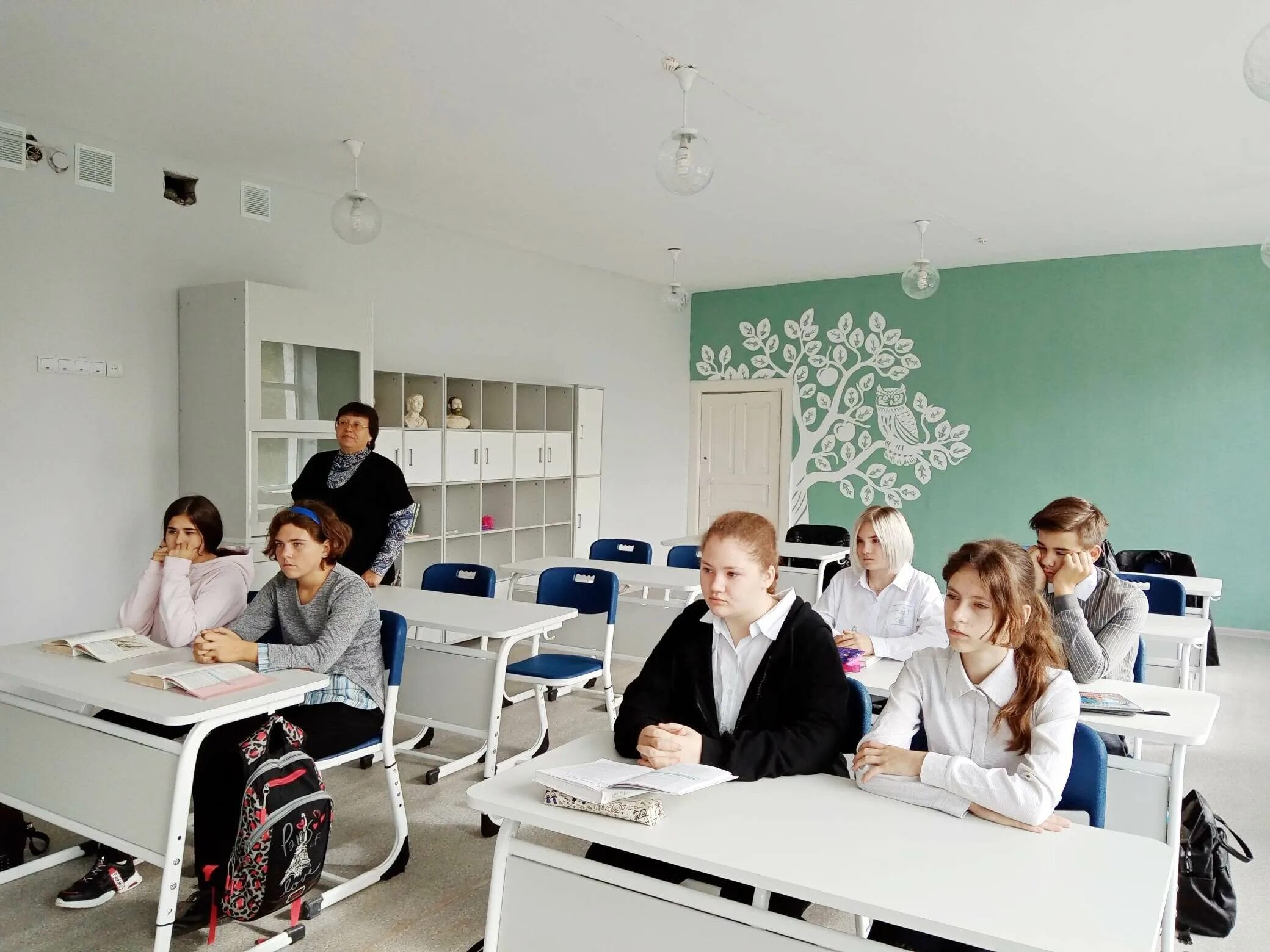 Дистанционное обучение кизильская школа 1. Ученики пишут диктант. Класс с учениками. 1 школа 3 класс. Школа 2 3 б класс.