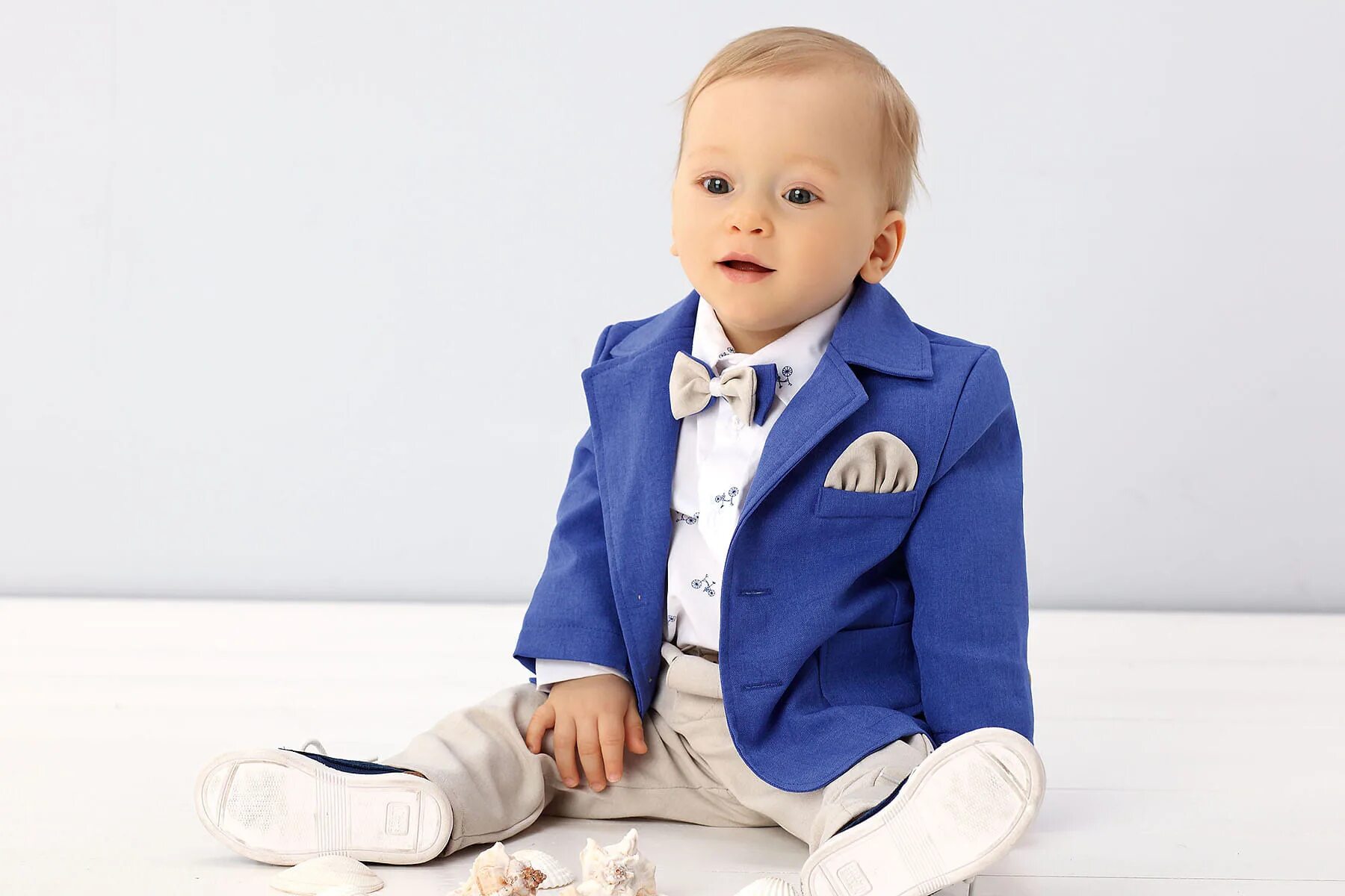 Костюмы для малышей мальчиков. Детские костюмы на мальчика 1 год. Костюм для мальчика из трикотажа. Красивая одежда для малышей. Детские костюмы на мальчика 1 год.