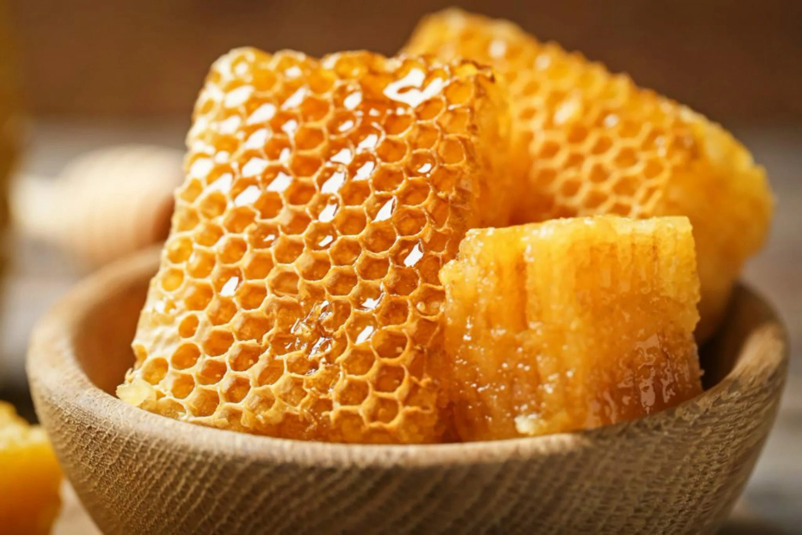 Honey медовый. Медовые соты Цельзия. Пчелиный мёд. Мёд в сотах. Пчелиный сот.