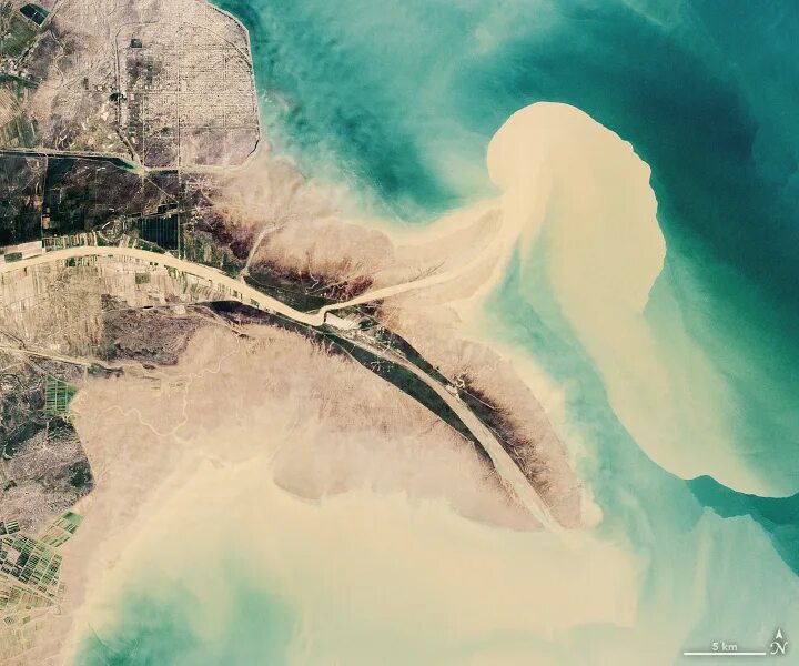 Китай долины рек хуанхэ. Река хуанхэ желтая река. Китай река хуанхэ. Исток реки хуанхэ. Лёссовое плато хуанхэ.