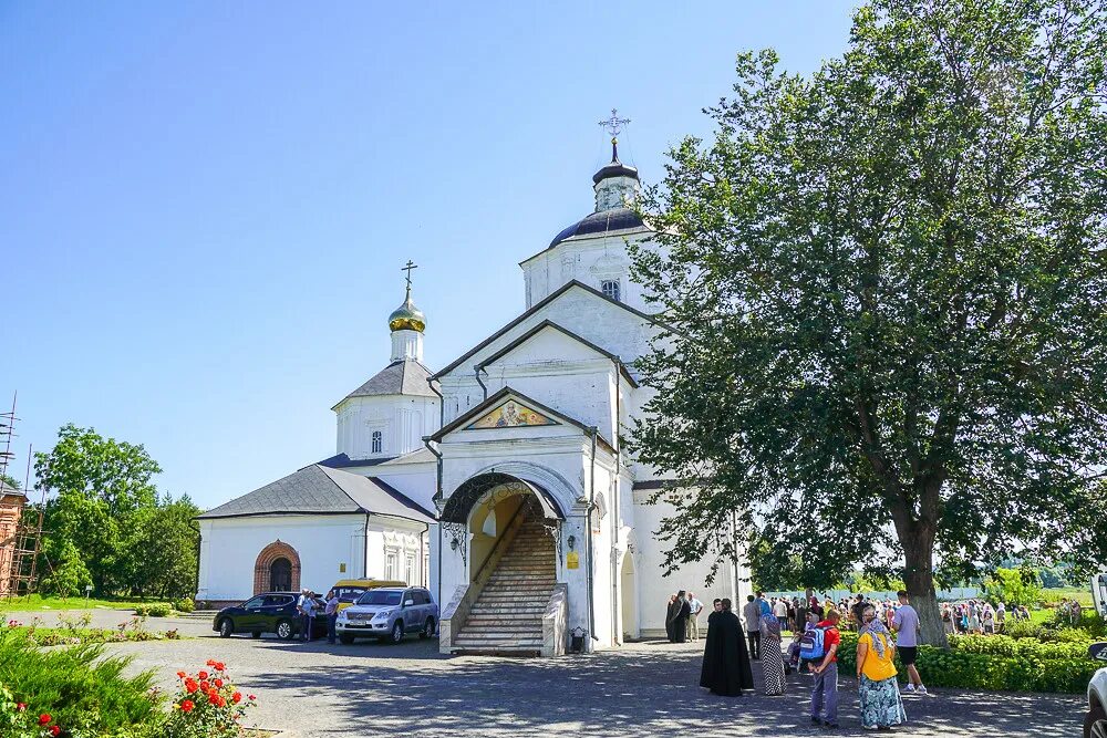 Рыльск рыльский монастырь. Рыльский Свято-Николаевский монастырь. Рыльский Свято Никольский монастырь. Рыльский монастырь Курская область.