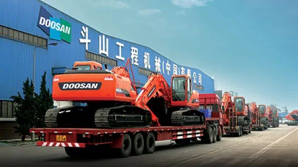 Doosan logo. Doosan стран. Hyundai doosan infracore logo. Экскаватор колесный doosan dx160w. Doosan логотип спецтехника.