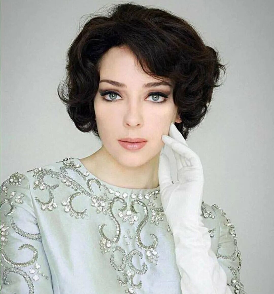 Анна замотаева жена алексея нилова. Елизавета нилова и алексей нилов. Дочь актера нилова. Семья актера нилова. Дочь алексея нилова елизавета.