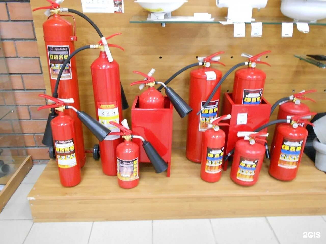 оборудование пожаротушения. огнетушители и противопожарное оборудование. пожарная безопасность на предприятии. противопожарное оборудование и инвентарь. противопожарное оборудование.