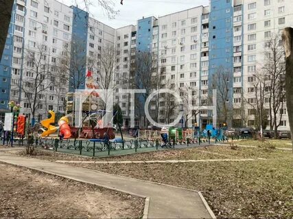 Космонавтов 38