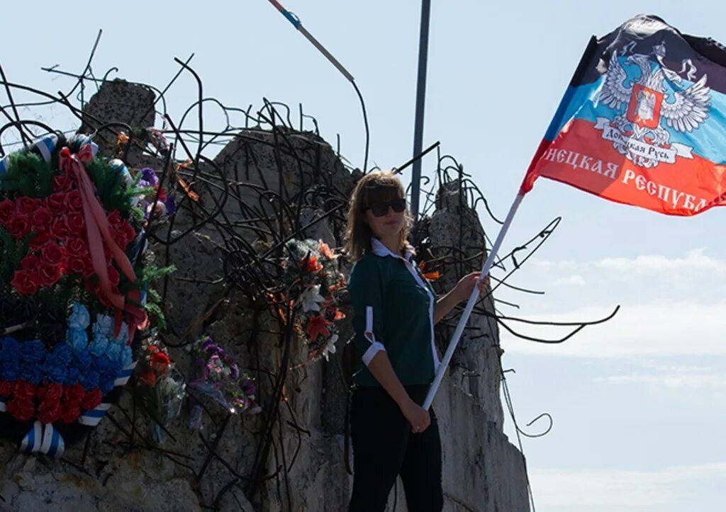 Протесты в луганске 2014. Днр и лнр последние новости антимайдана. Антимайдан в луганске 2014. Донецк митинг 2014 антимайдан. Союз коммунистов луганщины.