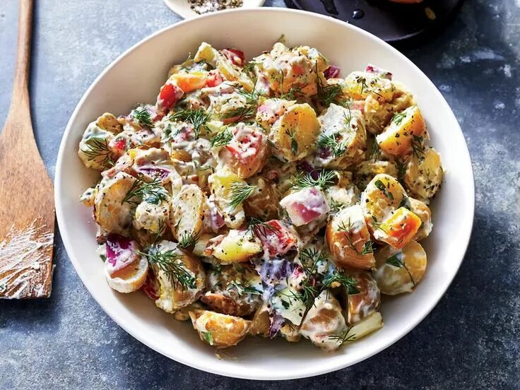 How to Make Potato Salad With Eggs Recipe Bacon potato salad, Potato salad, Sala