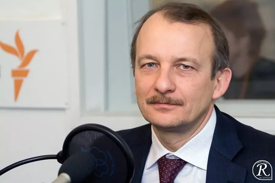 Ютуб алексашенко последнее выступление. Сергей владимирович алексашенко. алексашенко николай тарасович. сергей алексашенко 1999. сергей алексашенко заместитель министра финансов.