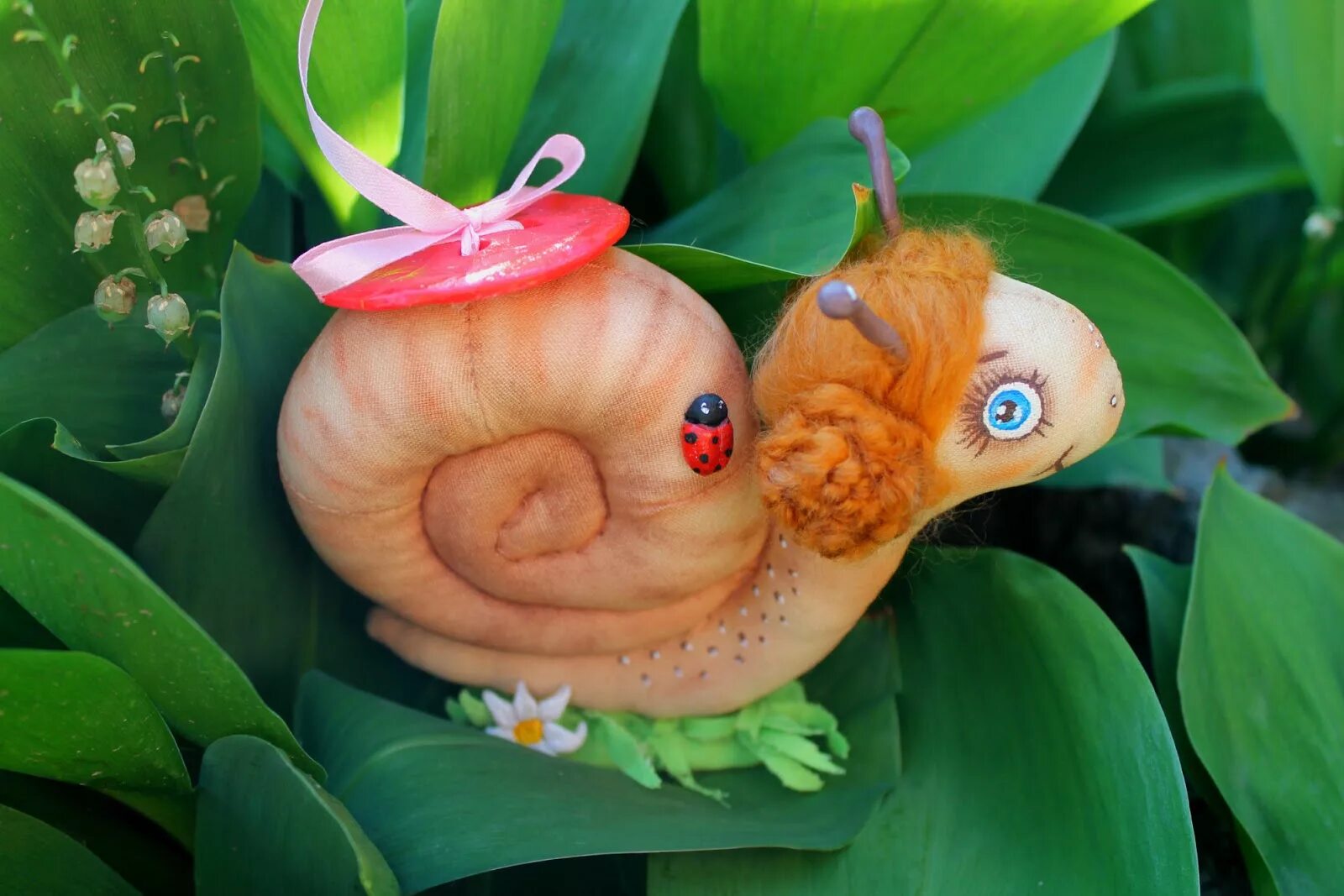 улитка helix pomatia. лужанка болотная. лужанка живородящая. какая из улиток самая быстрая. виноградная улитка.