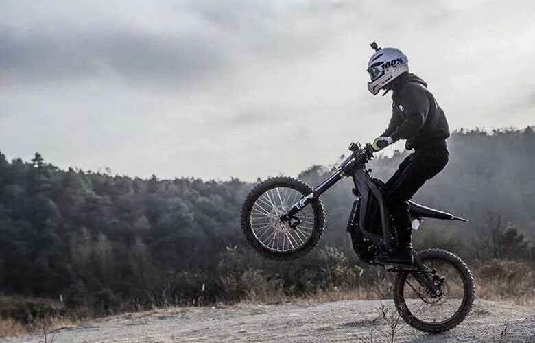 Электробайк sur-ron light bee. Электро питбайк sur-ron. Электромотоцикл сурон. Су рон. Электро эндуро sur-ron.