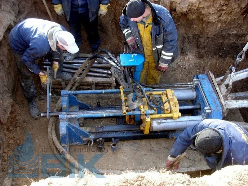 Прокол гнб технология. Прокол технология. Гнб прокол мини 110. Пневмопробойник для бестраншейной прокладки трубопроводов. Прокладка трубопровода методом гнб технология.