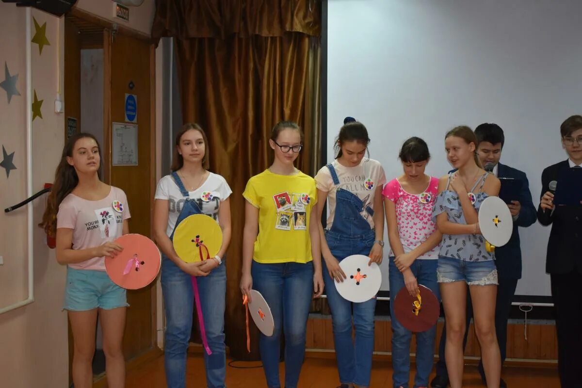 Конкурсная программа картинки. Программа конкурса образец. Защиты проекта театрализованное представление. Конкурсные программы в школе. Девочки школа конкурс.