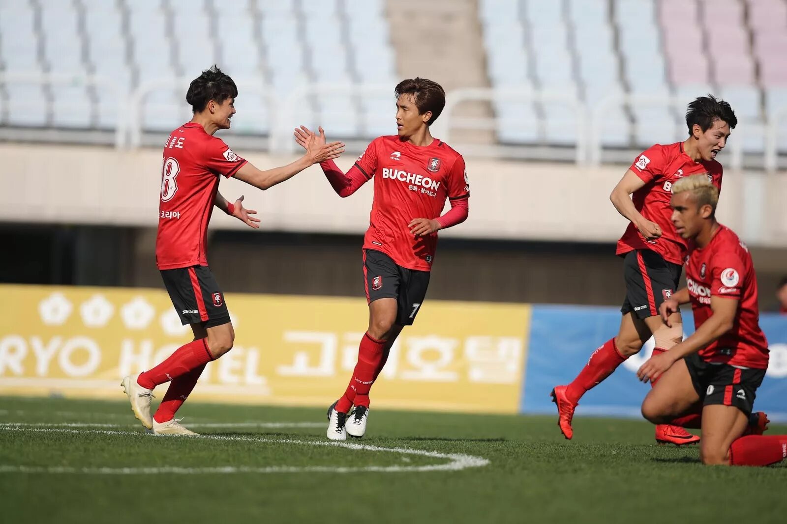 Китай 2 лига. Чеджу Юнайтед. Пучхон ФК 1995. Bucheon FC. Сеул Чеджу Юнайтед.