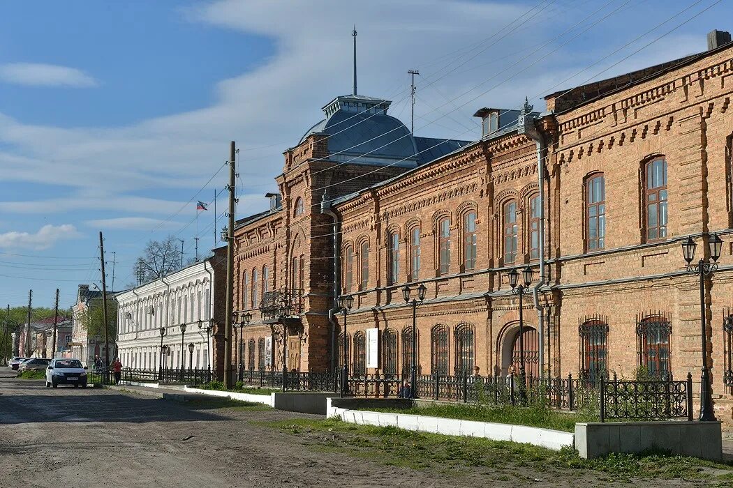 СВЕРДЛОВСКАЯ ОБЛАСТЬ. Иллюстрированная краеведческая энциколопедия И ИЖ-ИРБ Книг