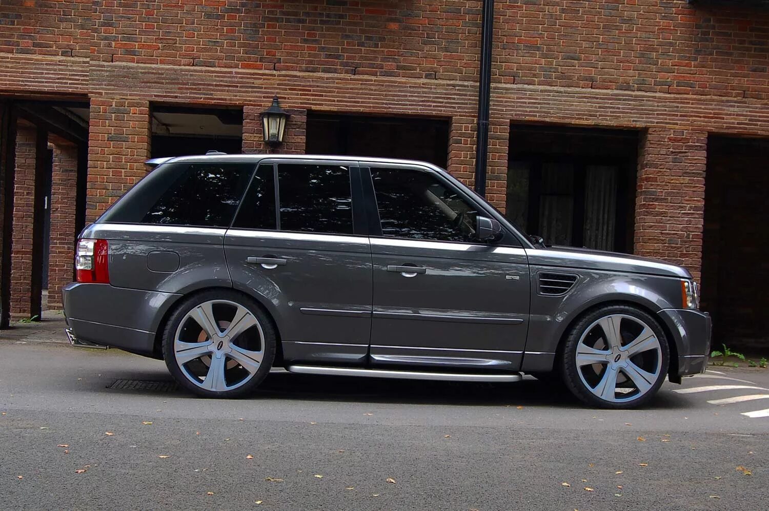 275 50 r20 range rover sport. Range rover sport 2015 lumma. рендж ровер спорт 2008. Range rover sport 2007 r20. Range rover sport l320 r20.