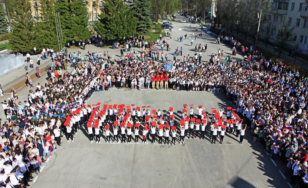 9 мая хор. Победный май. 9 мая наша победа. 1 мая и 9 мая. 9 мая 2025.