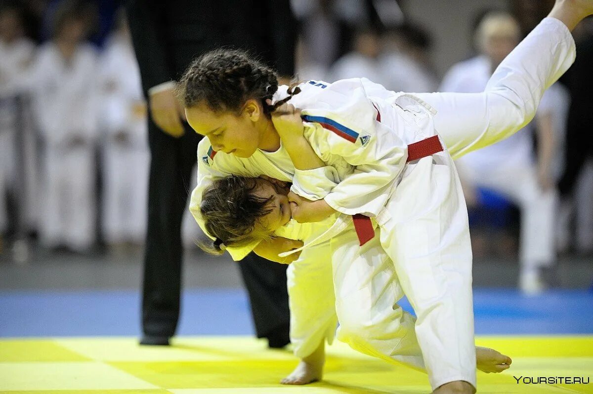 Аврора 73 соревнование дзюдо. Борьба дзюдо. Дзюдо красноярск. Дзюдоистка татьяна цыганкова. Дзюдо девушки.