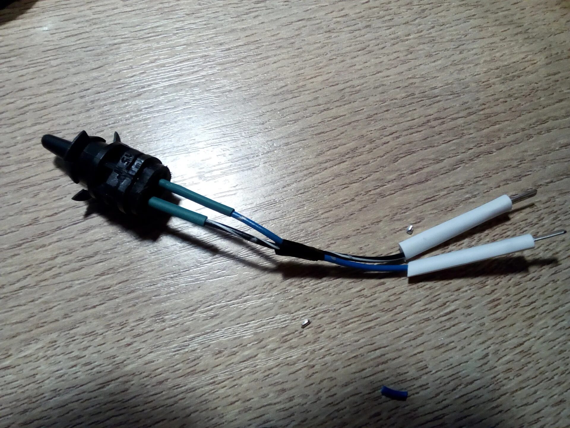 21214-1413110. Воздушный датчик 2115 3828210. Фишка датчика температуры наружного воздуха ваз-2115. Датчик окружающей среды ваз 2115. Датчик температуры окружающей среды на ваз 2114.