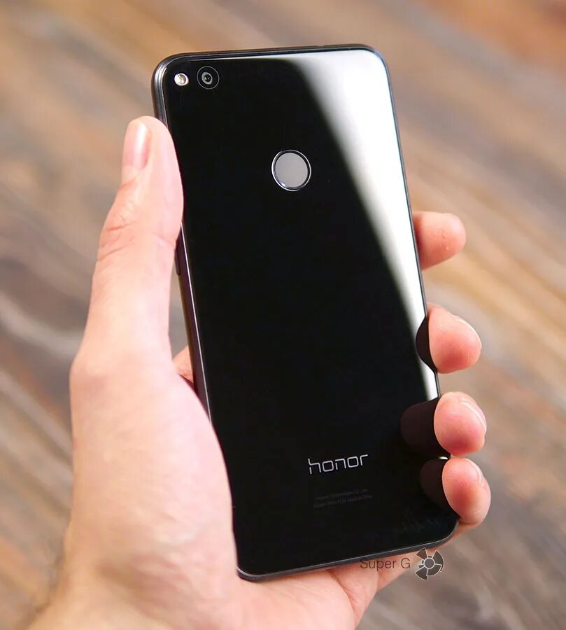 Телефон honor 8 lite. Хонор 8 Lite. Смартфон хонор 8 Лайт. Хонор 8 Вайт. Honor 8 Lite 32gb.