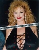 Әйелдер аяқтарының дөрекі иесінің порно видеосы