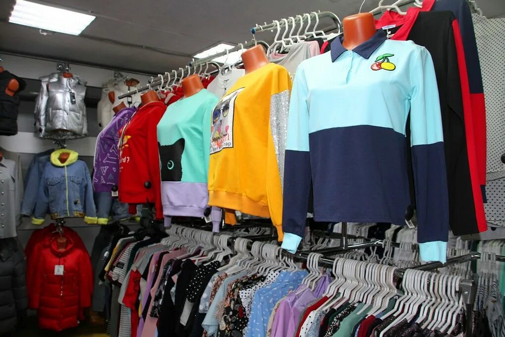 магазин одежды и обуви. мир одежды планета. гипермаркет одежды. магазин планета. мир одежды планета.