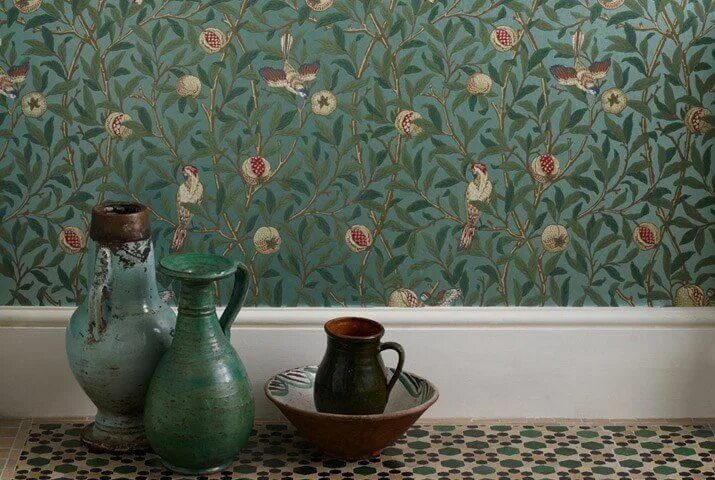 Mönstrad tapet! //Skanska Nya Hem Morris wallpapers, William morris wallpaper, W