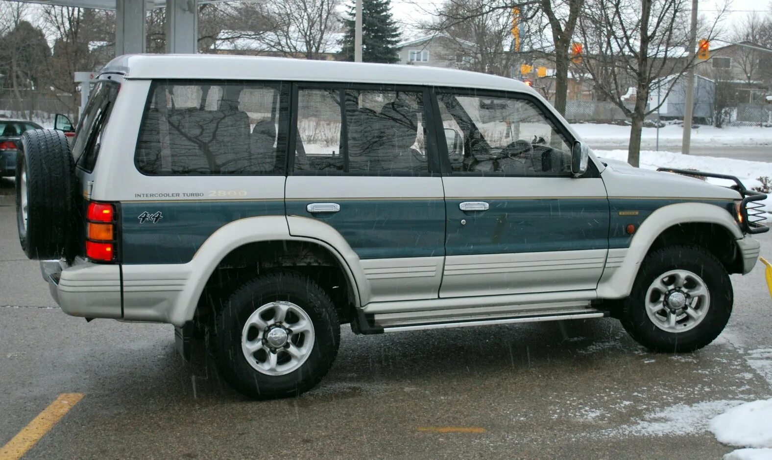 Мицубиси паджеро года выпуска. Mitsubishi Pajero 2 1994. Мицубиси Паджеро 90. Митсубиси Паджеро 2 1998г. Мицубиси Паджеро 2 1994.