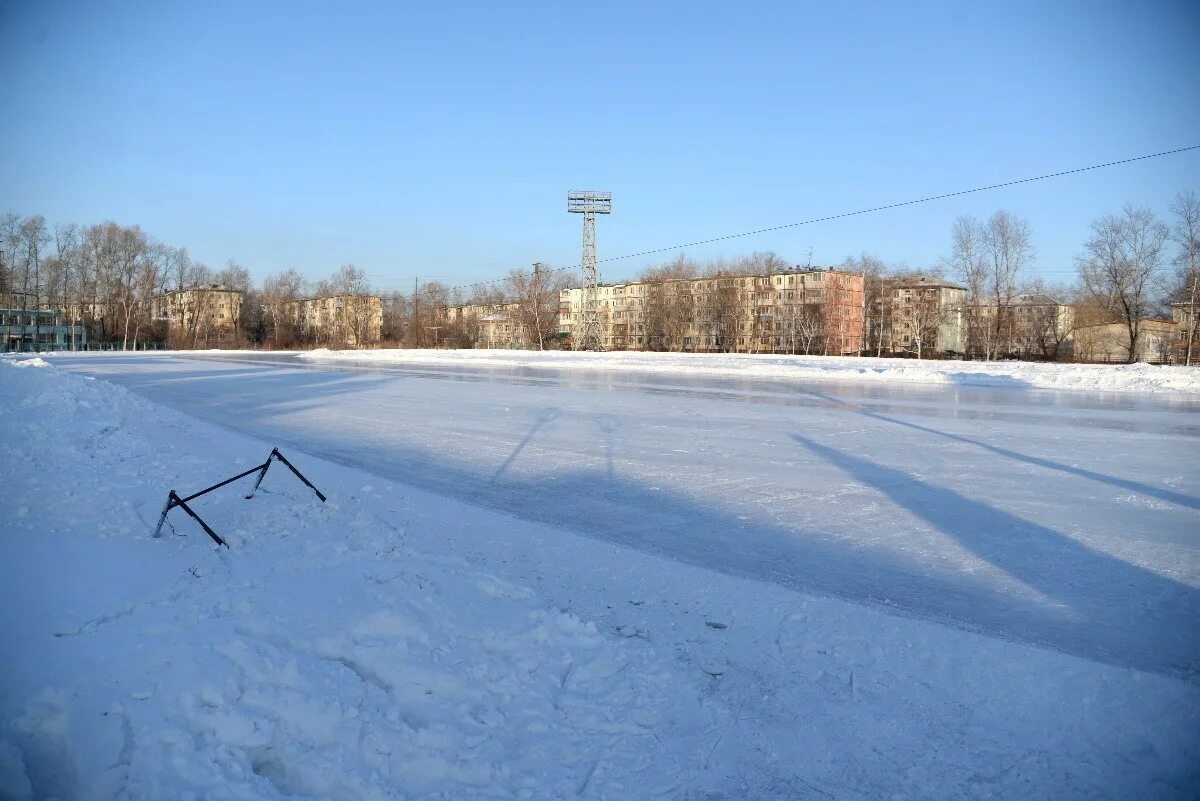 Каток юность нижний. Стадион Юность Хабаровск каток. Каток Динамо Хабаровск. Парк Динамо Хабаровск каток. Стадион «Нефтяник» в Хабаровске каток.