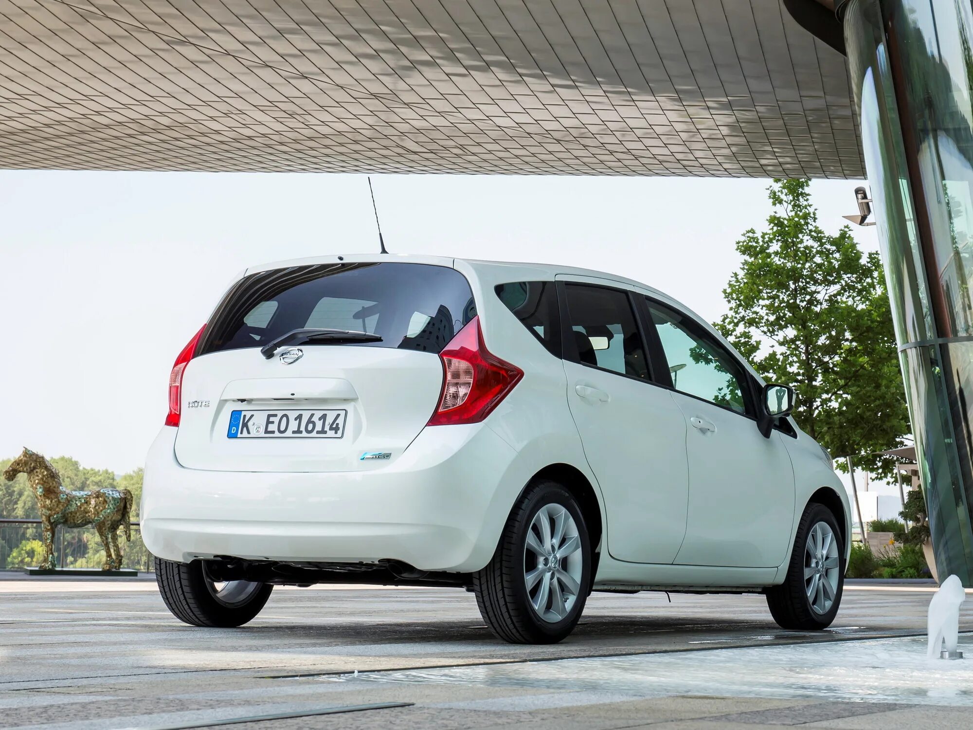 Note gt. Ниссан ноут е12. Ниссан ноут e12. Nissan Note 12. Nissan Note e12 2013.