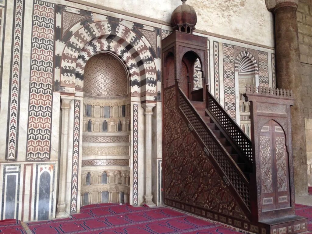Михраб и минбар. Арабская архитектура михраб. Михраб и минбар в мечети. Голубая мечеть михраб. Mihrab ru