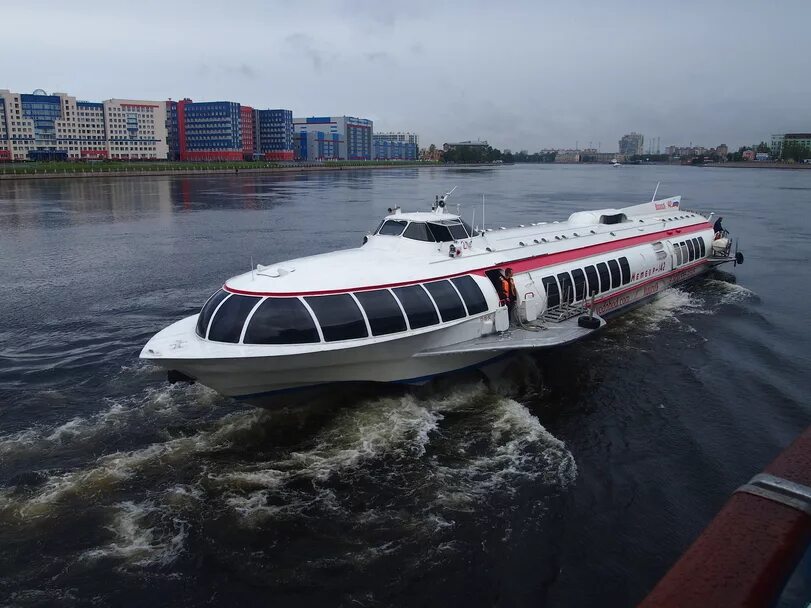 Под метеор. Метеор пермь. метеоры в заозерье пермь. кладбище метеоров в перми. метеор катер пермь.
