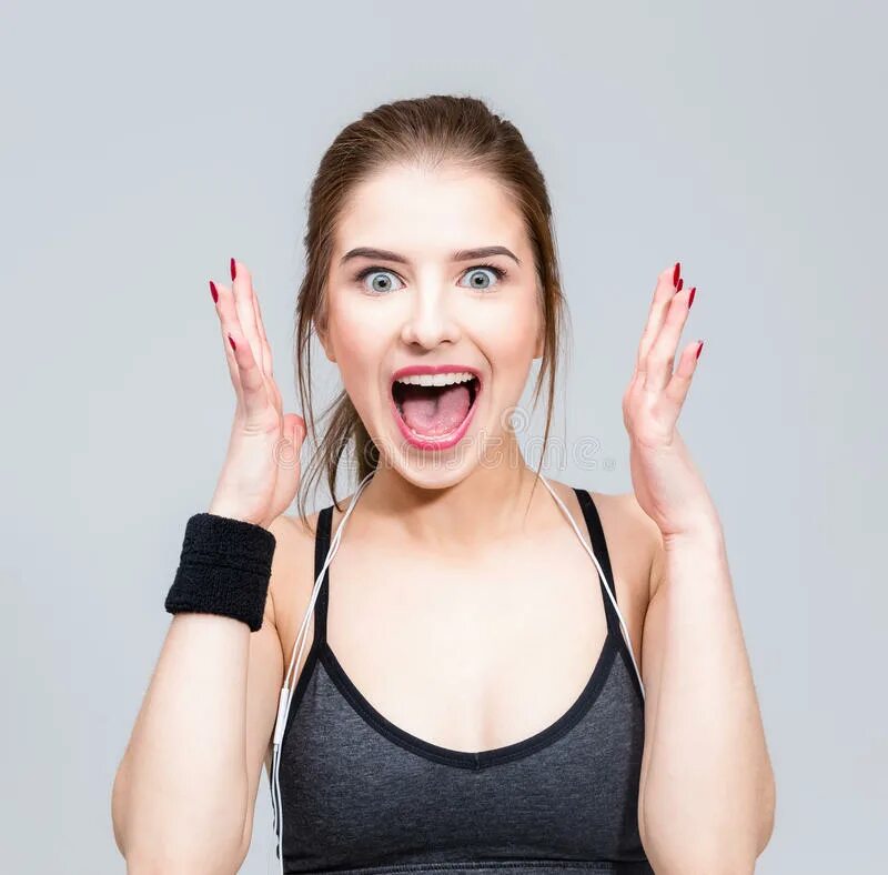 человек в шоке. восторг эмоция мужчина. мужчина и женщина удивление. девушка в шоке от размера. удивленное лицо мужчины.